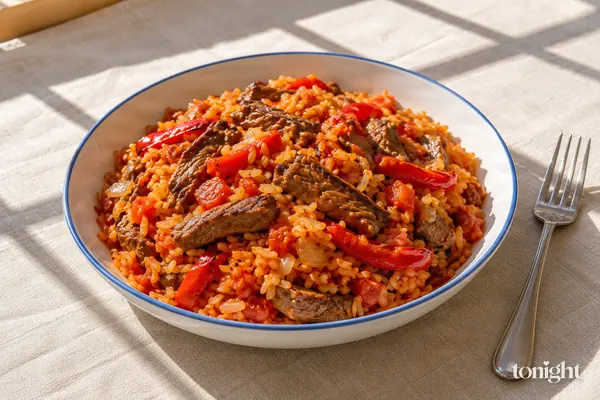 Rindfleisch-Paprika-Reis nach spanischer Art